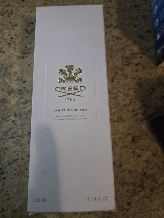 Creed Other - Creed Aventus for Her Hand & Body Lotion - White & Gold